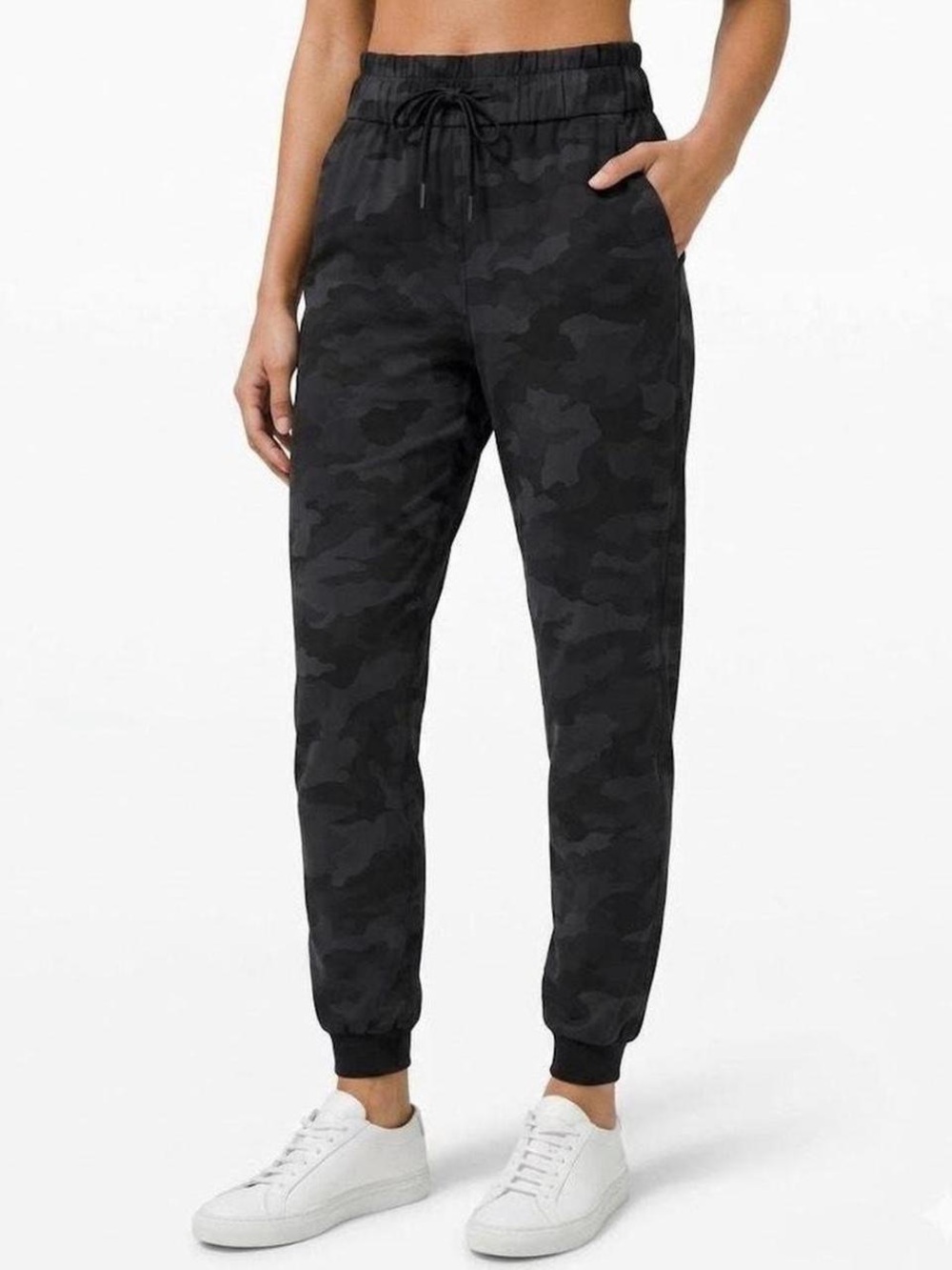 Lululemon Dance studio mid rise jogger in black camouflage, like new